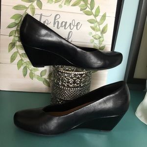 Clarks Artisan Basset Mine Wedge pumps sz 10